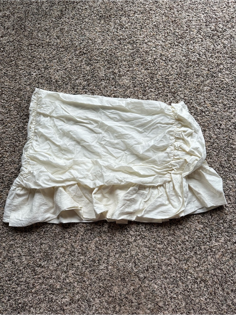 Princess Polly Ivory Low Rise Asymmetrical Ruffle Skirt size 14